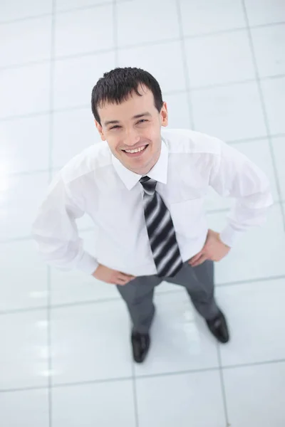 Boldog középső férfi állandó elszigetelt fehér background — Stock Fotó