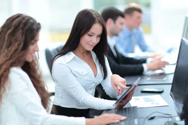 Affärsmän. Business-team som arbetar på deras affärsprojekt — Stockfoto