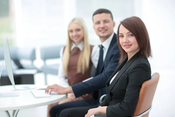 Gente de negocios. Equipo empresarial que trabaja en su proyecto empresarial —  Fotos de Stock