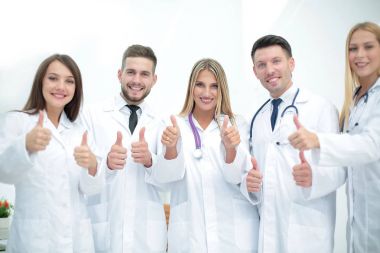 Selfie yapma ve th gösterilen Hastanesi'nde hekimlerin gülümseyen