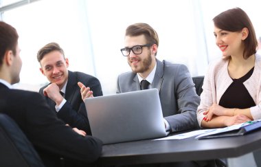 Office İstemci Yöneticisi ile iletişim kurar