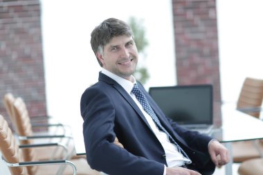 Masada oturan üst düzey Yöneticisi