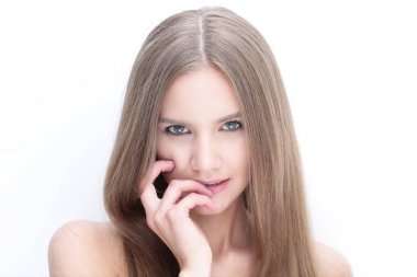 uzun saçlı genç modern kız portresi