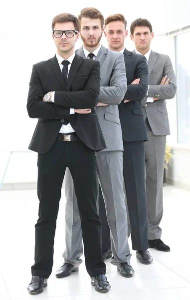 Портрет бизнес-команды на белом фоне — стоковое фото