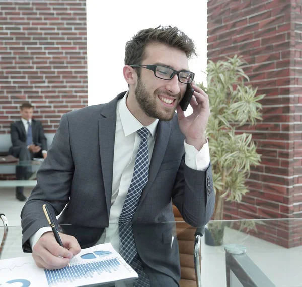 bir istemci için smartphone üzerinde söz avukat