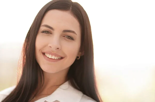 Close-up portrait of a young woman — Stock Photo, Image