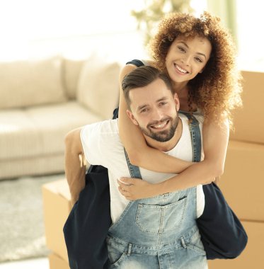 Yeni bir boş daire birkaç içinde aşık portresi.