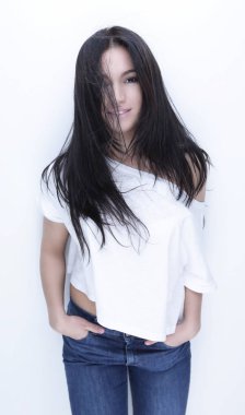 Kendinden emin genç bir kadının portresi..