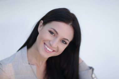 Başarılı genç bir kadının yakın plan yüzü..