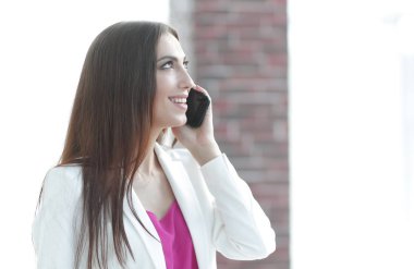 başarılı kadın cep telefonunda söz