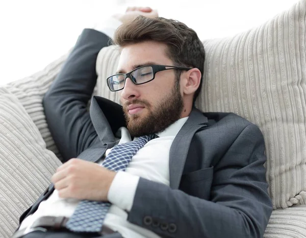 yorgun işkadını kanepede rahatlatıcı.