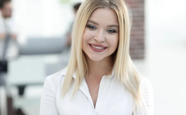 Portrait of young business woman — Stock Photo, Image