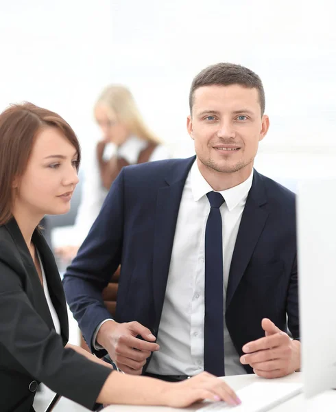 Retrato de un gerente en el lugar de trabajo . —  Fotos de Stock