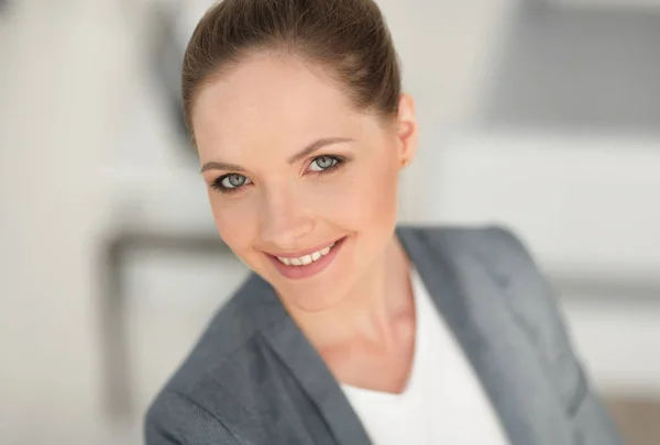 Retrato de mulher de negócios amigável . — Fotografia de Stock