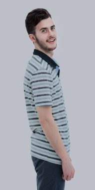 Profili üzerinde beyaz izole rahat kıyafet giyen genç adam