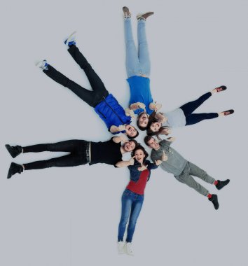 Gençler tabela el başparmak aşağı yalan