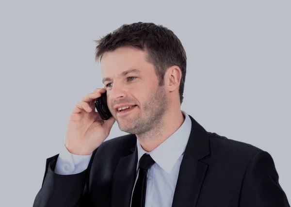 Retrato de um empresário confiante chamando — Fotografia de Stock