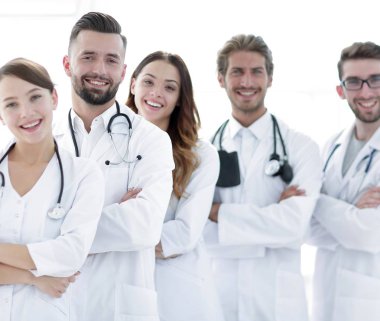 Doktorlar stajyerler başarılı bir grup portresi.