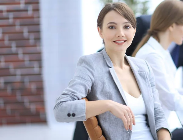 Retrato de mujeres de negocios exitosas en el lugar de trabajo —  Fotos de Stock