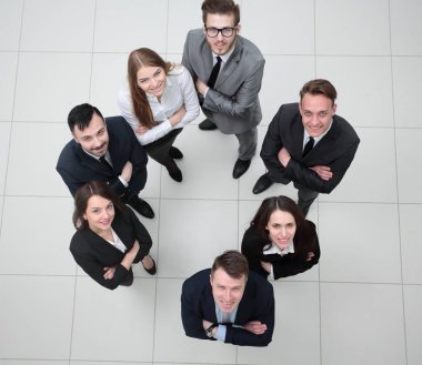 Yukarıdan bak. Genç ve gelecek vaat eden iş adamları