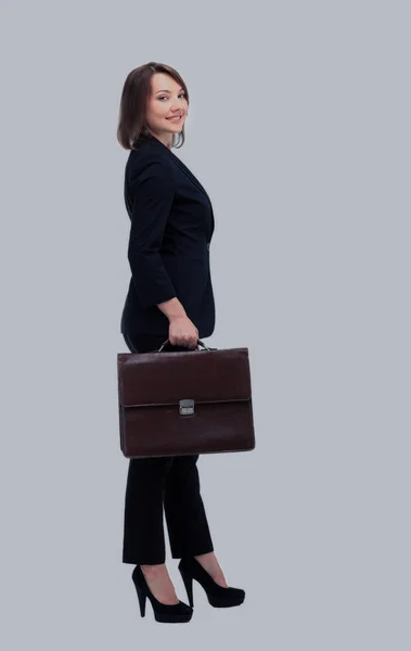 Профіль бізнес-леді, що роздає валізу, ізольовано на білому — стокове фото