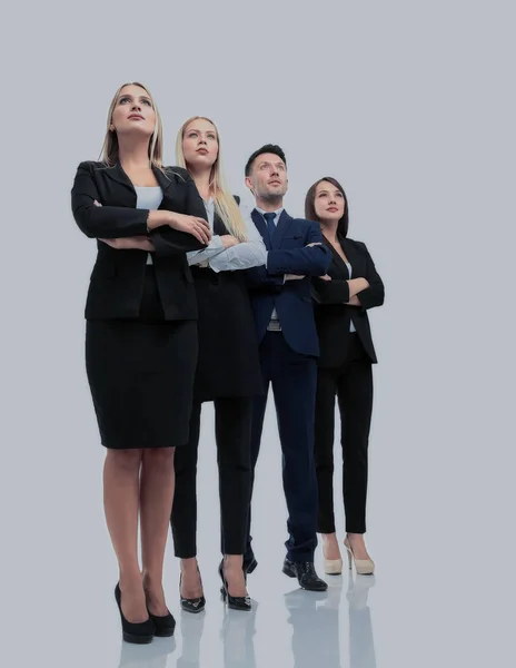 Equipe de pessoas bem sucedidas e confiantes posando em um backgr branco — Fotografia de Stock