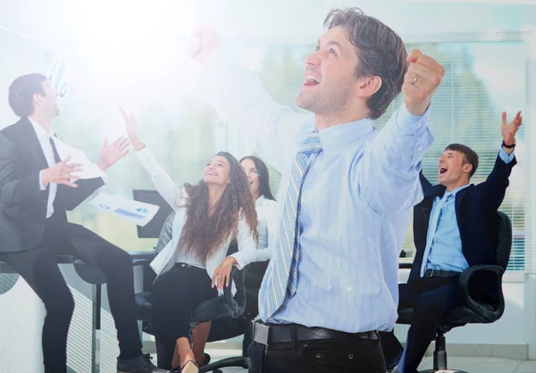Portret van gelukkig succesvolle business group — Stockfoto