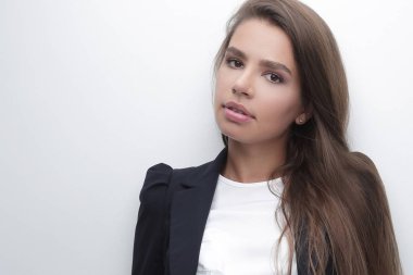 portre. modern bir genç kadın