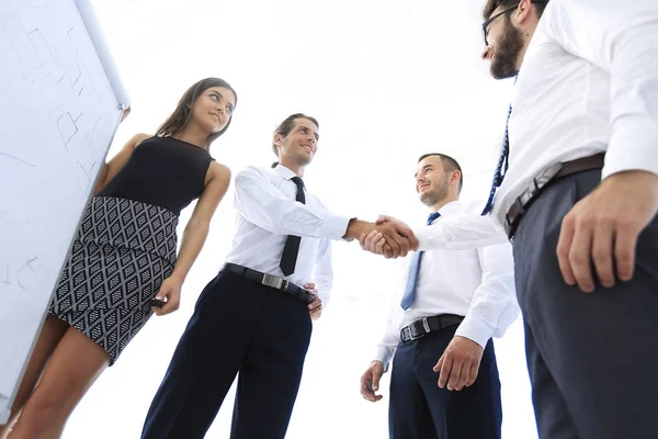 Yeni sunu tartışırken sonra karşılıklı iş arkadaşları.