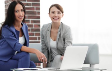 Birlikte, office iç çalışan kadınlar