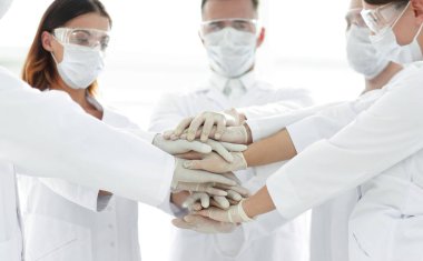 el arkadaşlarıyla istifleme doktorların yakın çekim fotoğraf