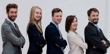 Kamera ofiste bakarak iş arkadaşları