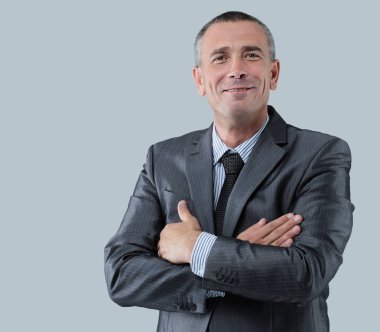bir gri takım elbise ve t samimi bir işadamı portresi