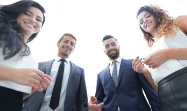 alt görünüm. Başarılı iş adamları grubu.