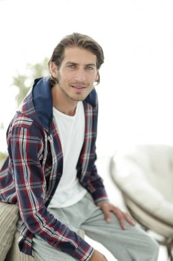 ekose desenli bir gömlek başarılı bir adam portresi.