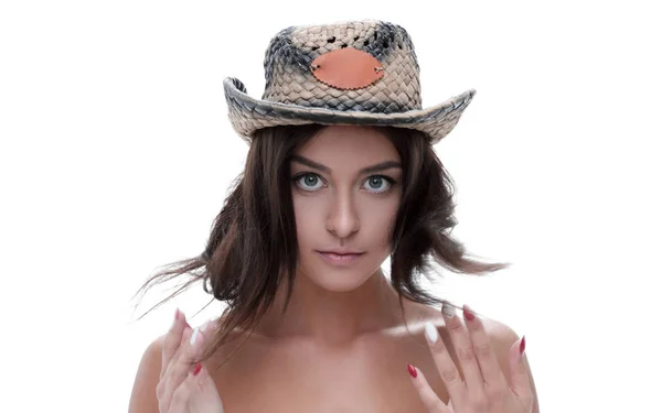 Retrato de una hermosa joven con sombrero de vaquero — Foto de Stock