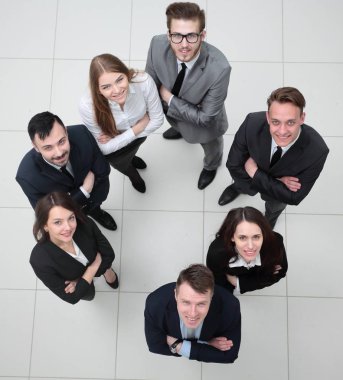 Yukarıdan bak. Genç ve gelecek vaat eden iş adamları