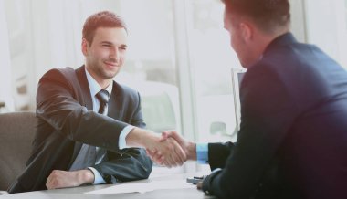 ofiste tokalaşırken işadamı