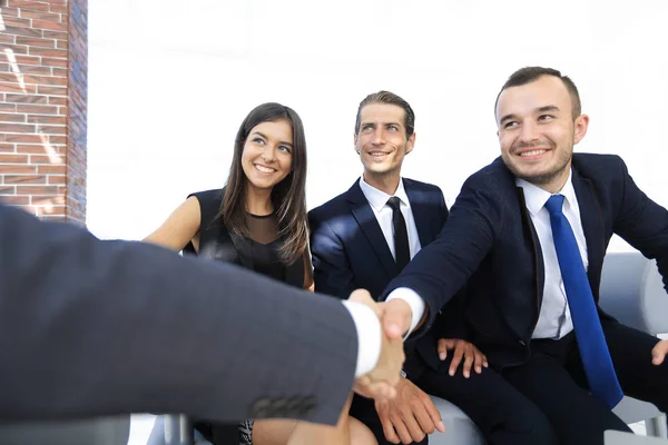 Close-up de um negócio handshake parceiros — Fotografia de Stock