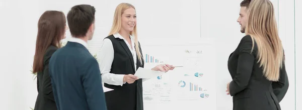 Une équipe de busines réussie dans un bureau moderne — Photo