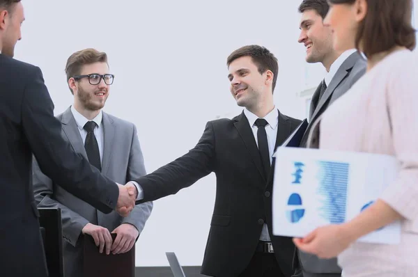 ビジネス会議の前に握手ビジネス パートナー — ストック写真