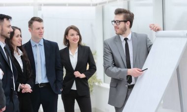 sunum için işadamı işaretleme kalemi Pano üzerinde