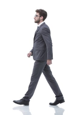 yan görünümü emin işadamı ileri gider.