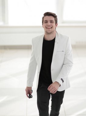 tam growth.confident şık adam