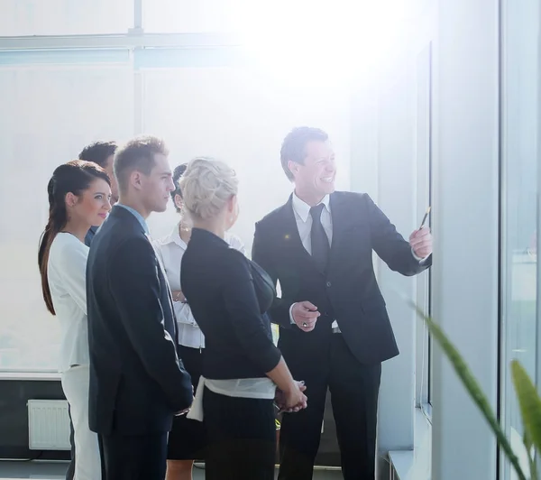 Framgångsrika busines team i ett modernt kontor — Stockfoto