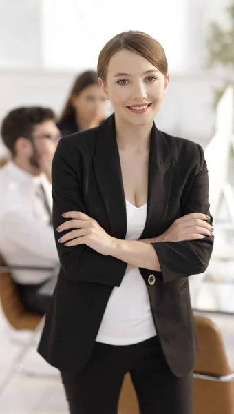 Selbstbewusste moderne Geschäftsfrau — Stockfoto