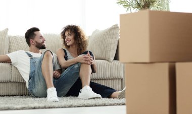 Mutlu aile onun gelecek yeni bir ev planları..