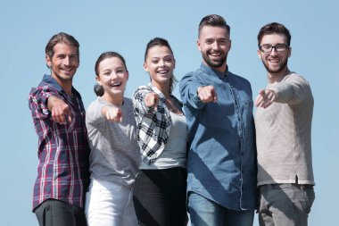 eller ileri gösterilen genç Kişilik ekibin