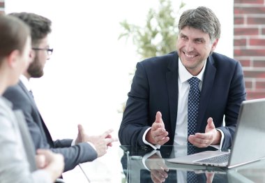 masada oturan ekibi ile pozitif Yöneticisi