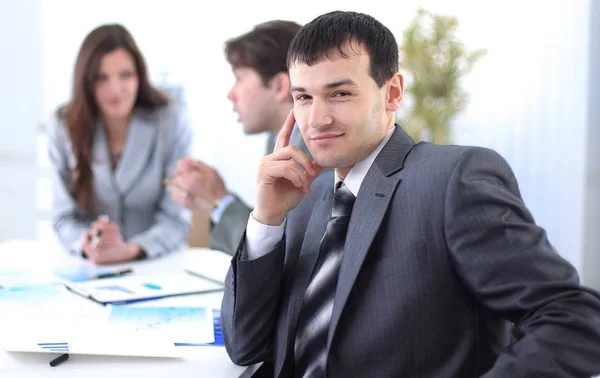 Empresário de sucesso no local de trabalho — Fotografia de Stock